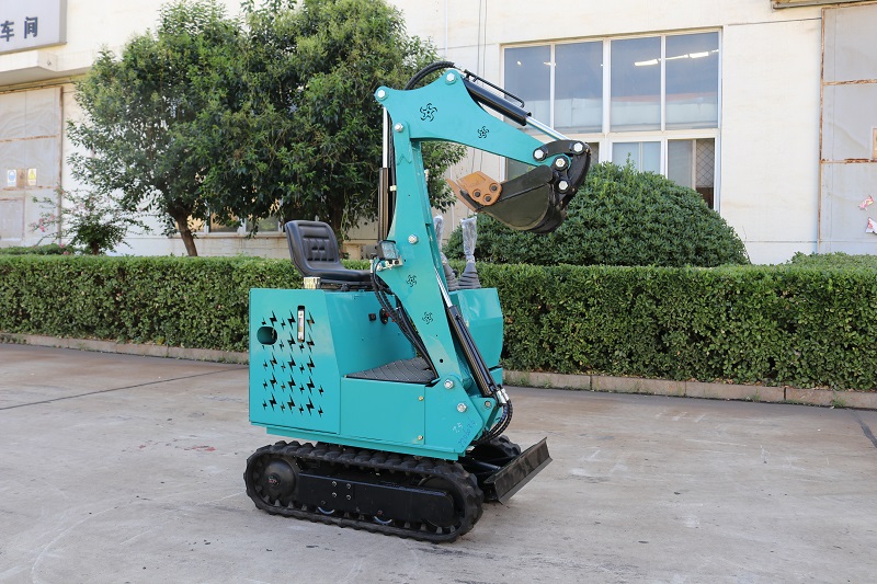 0.9Ton Mini Excavator | 2465mm Max Height | 840mm Dig Depth | 14HP CE EPA Engine