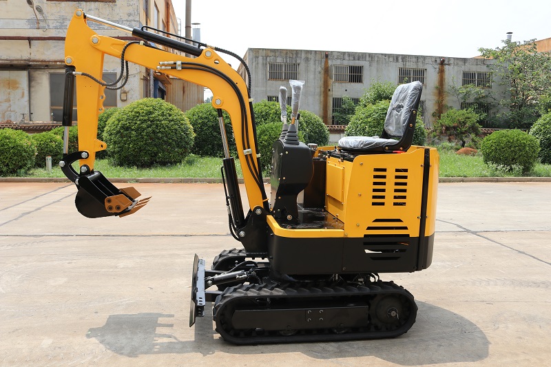 1.5Ton Mini Excavator | 20HP CE EPA Engine | 40L/Min Hydraulic Flow | 40° Slope Mastery