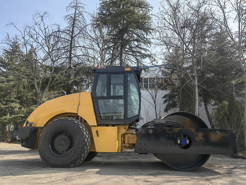 16 Ton Single Drum Roller with CVT - 2100mm Wide Drum, 320KN Vibration Force, Cummins Engine & Cab
